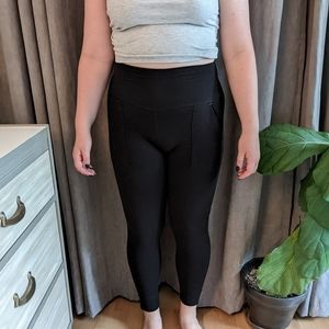 Aerie Hugger Leggings With Zippered Pockets